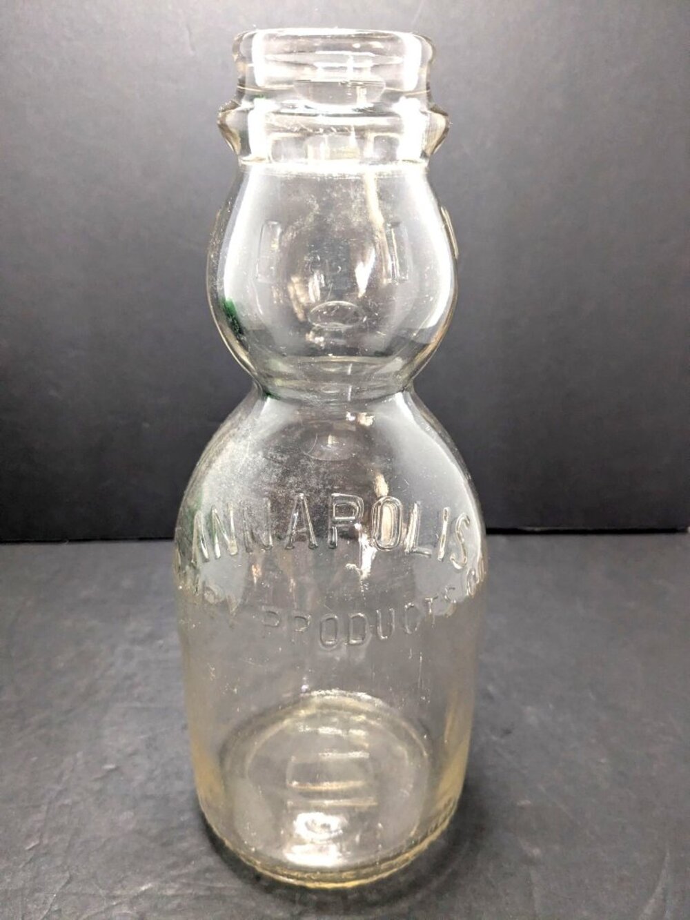 Vtg. Annapolis Dairy Products Co. Cream Top Milk Bottle Glass 1qt. Embossed